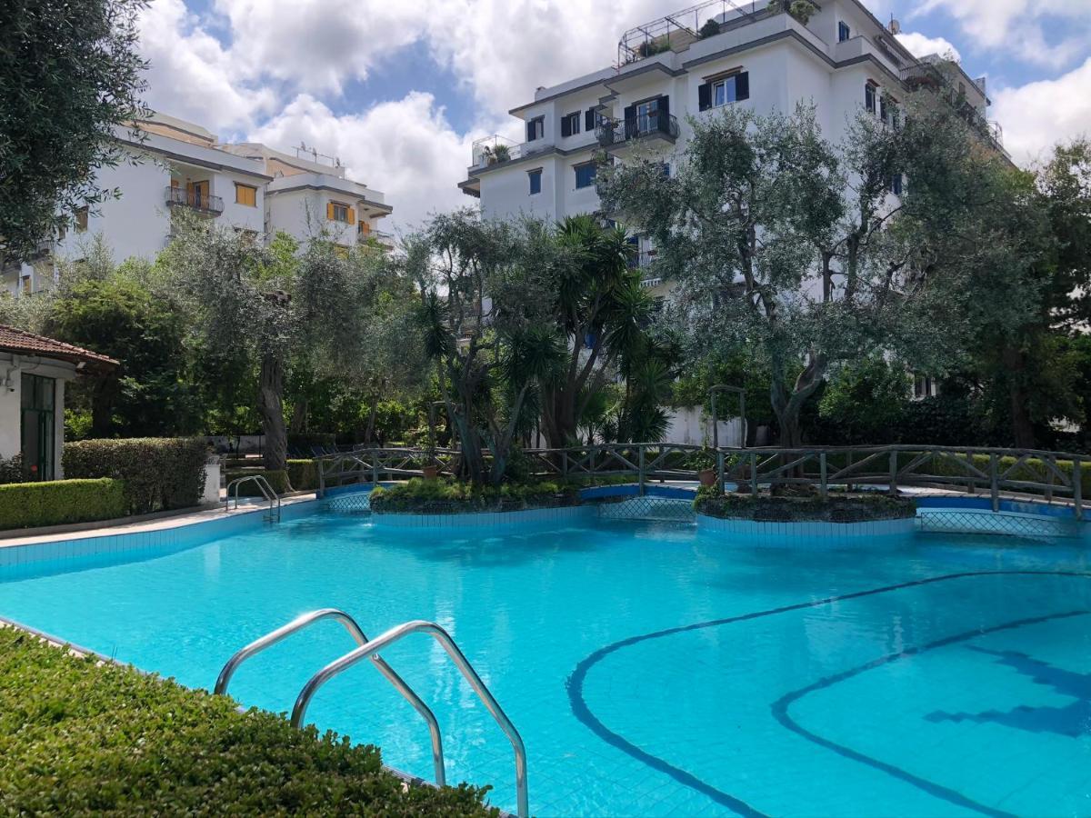 Casa Mami - Luxury Apartment And Pool - Сорренто Экстерьер фото